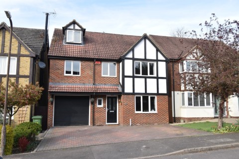 View Full Details for Chippendayle Drive, Harrietsham, Kent