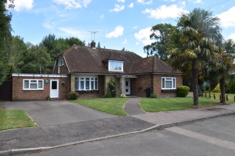 View Full Details for Lakelands, Harrietsham, Kent